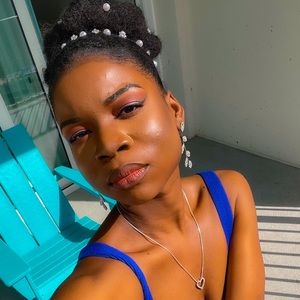 Meet your Posher, Julieth